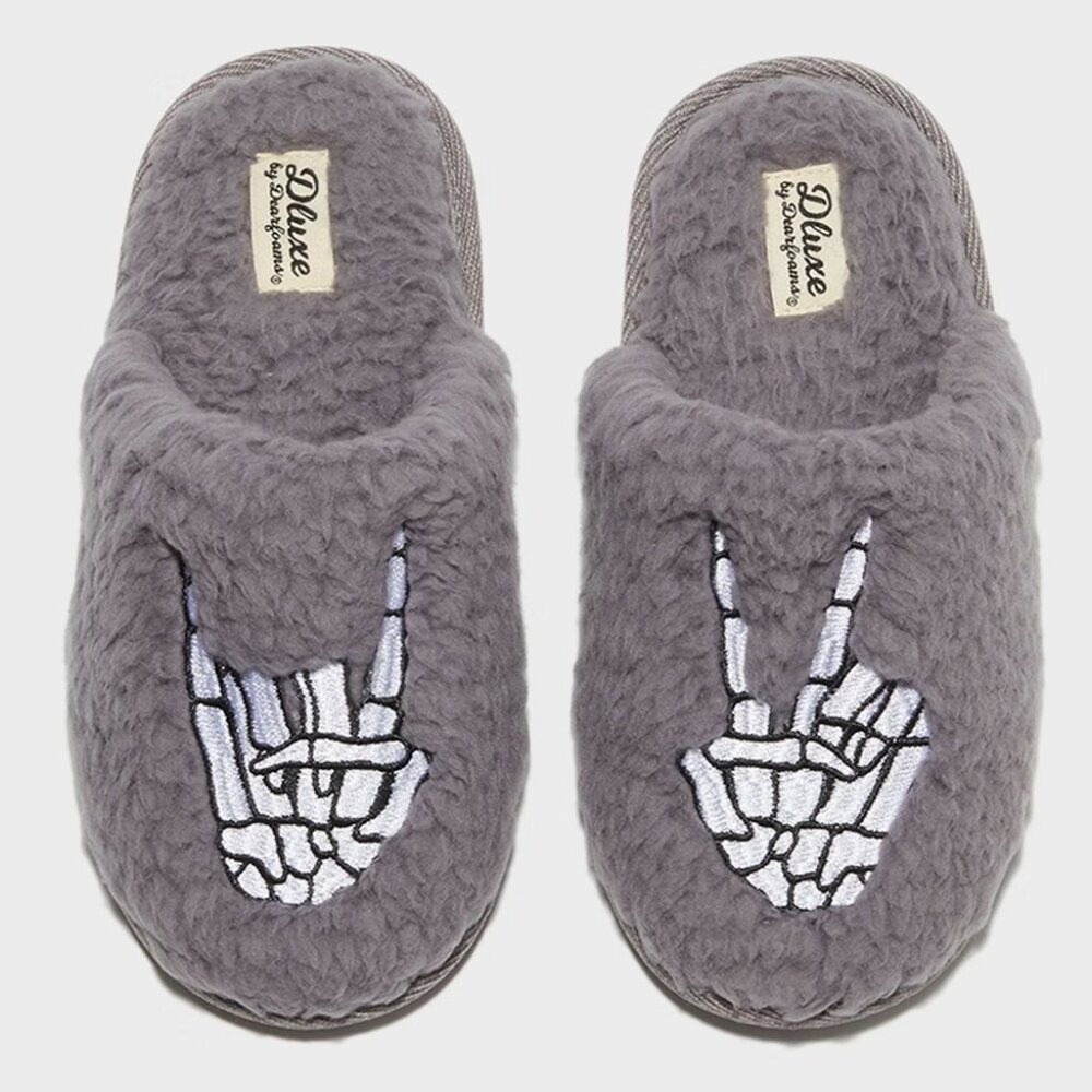 NEW dluxe by dearfoams Kids' Skeleton Peace Sign Slide Slippers - Gray
